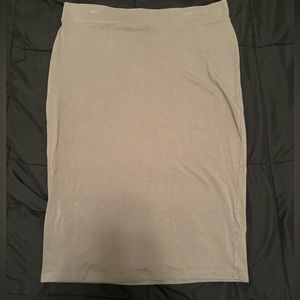Knee-length gray skirt